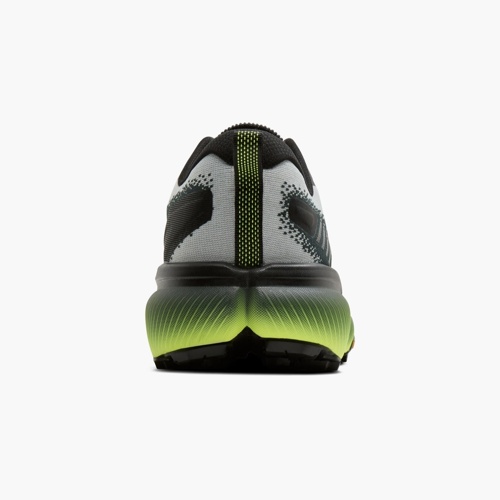 brooks-cascadia-20-hombre-blanco-negro-verde-running-jerez-cadiz-04 Vista trasera Brooks Cascadia 20 hombre con amortiguación DNA LOFT v3 en tienda trail HYGGE Running Concept