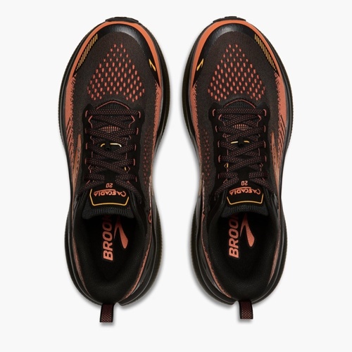 brooks-cascadia-20-hombre-negro-naranja-running-jerez-cadiz-03 Vista superior Brooks Cascadia 20 hombre con ajuste técnico para trail running en Jerez