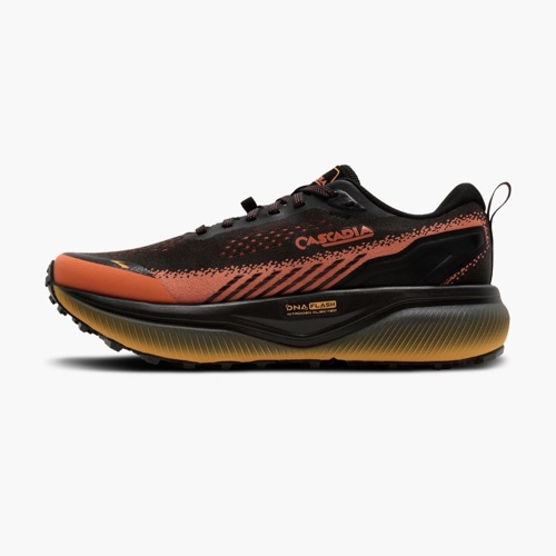 brooks-cascadia-20-hombre-negro-naranja-running-jerez-cadiz-04 Perfil interior Brooks Cascadia 20 hombre negro y naranja con tecnología DNA Flash para trail running